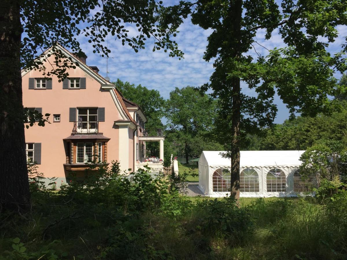 Herrgards Hotell Gyllene Haesten Vastervik Exterior photo